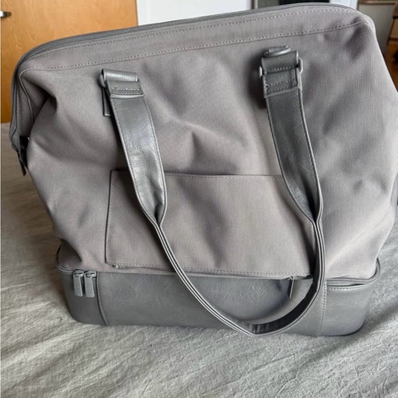 Beis Mini Weekender - Picture 2 of 3